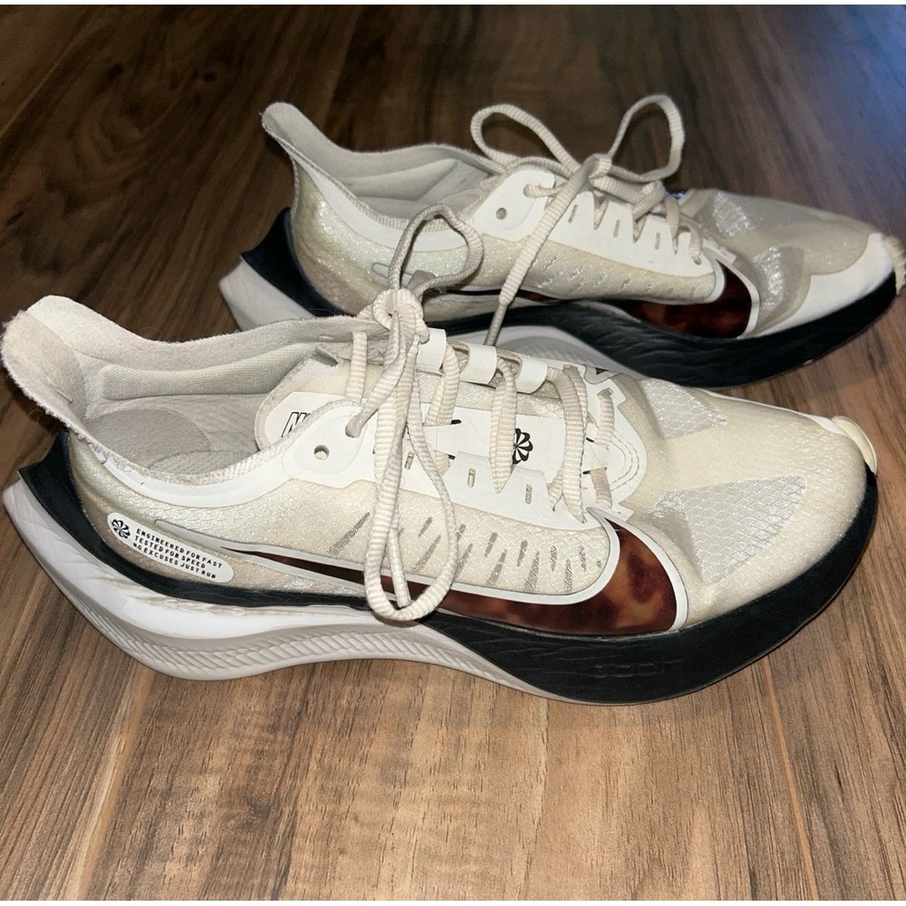 Womens Nike Zoom Gravity Size 7 Tennis‎ Shoes